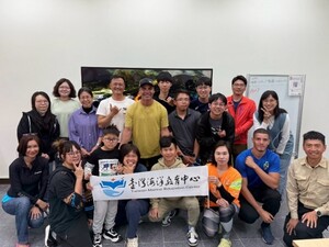 Group photo with attendees of the seminar