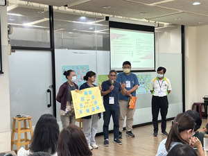 Participants Presenting Ocean-Themed Activity Plans Inspired by Picture Books