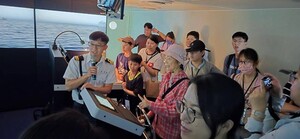 Hands-on experience with the ship handling simulator